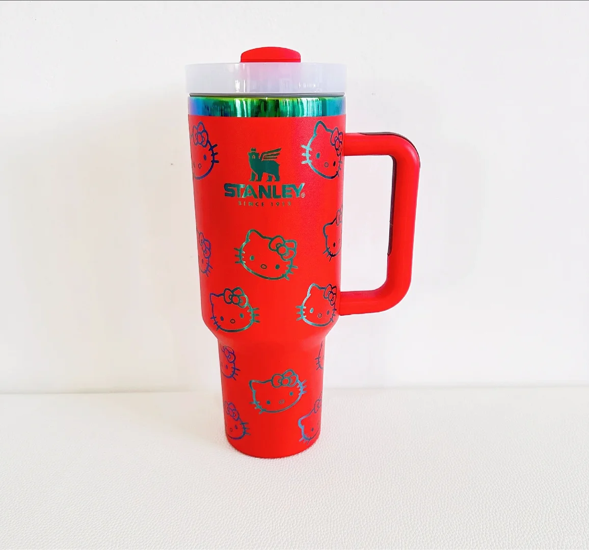 40oz Hello Kitty Cup - The best gift for Hello Kitty enthusiasts! 💝💝